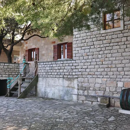 Pet Friendly In With Kitchen * Postira