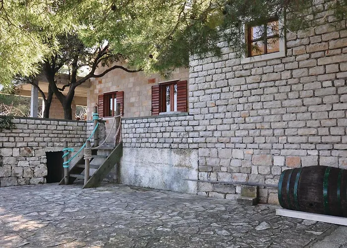 Ducac * بوستيرا